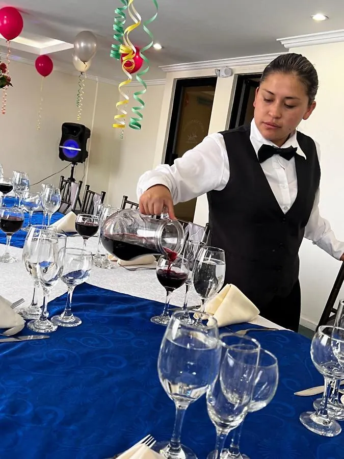 Hostal De La Mancha Quito 4*,  Ecuador