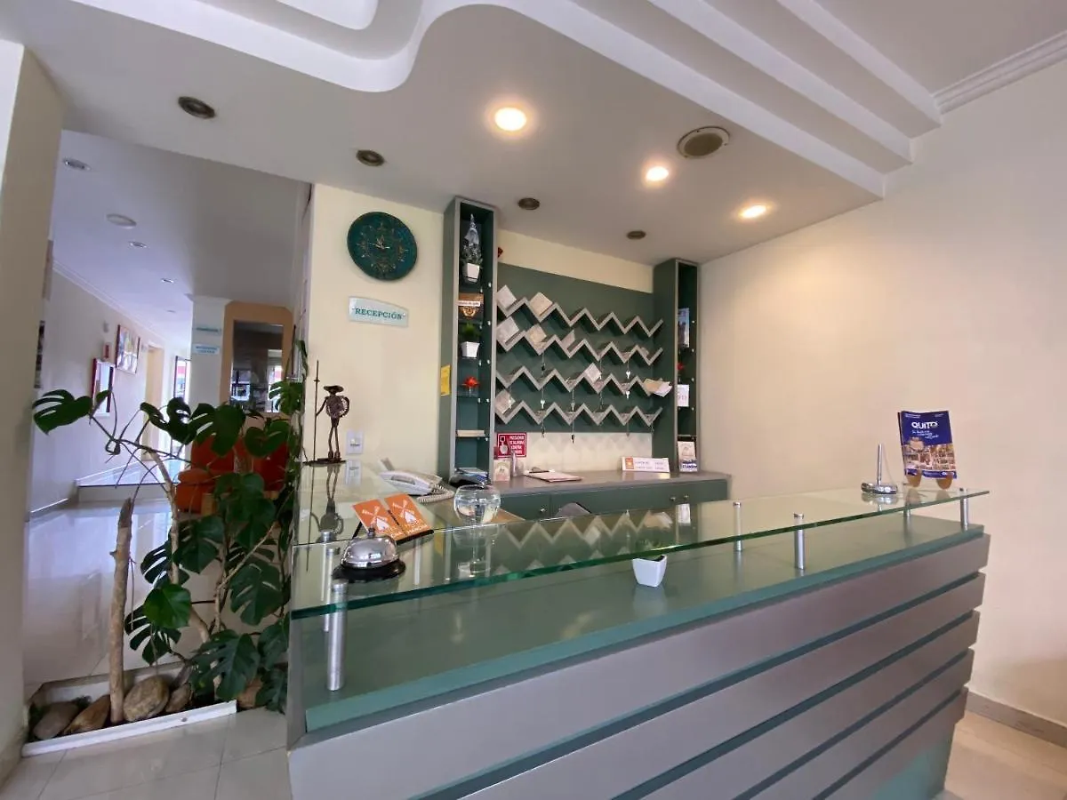 Hostal De La Mancha Quito 4*,
